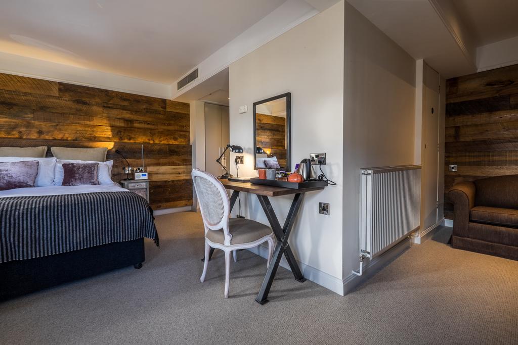 The Alexander Pope Hotel Twickenham Room photo